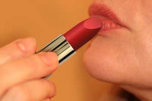 hand-woman-finger-red-nail-lip-1344679-pxhere.com